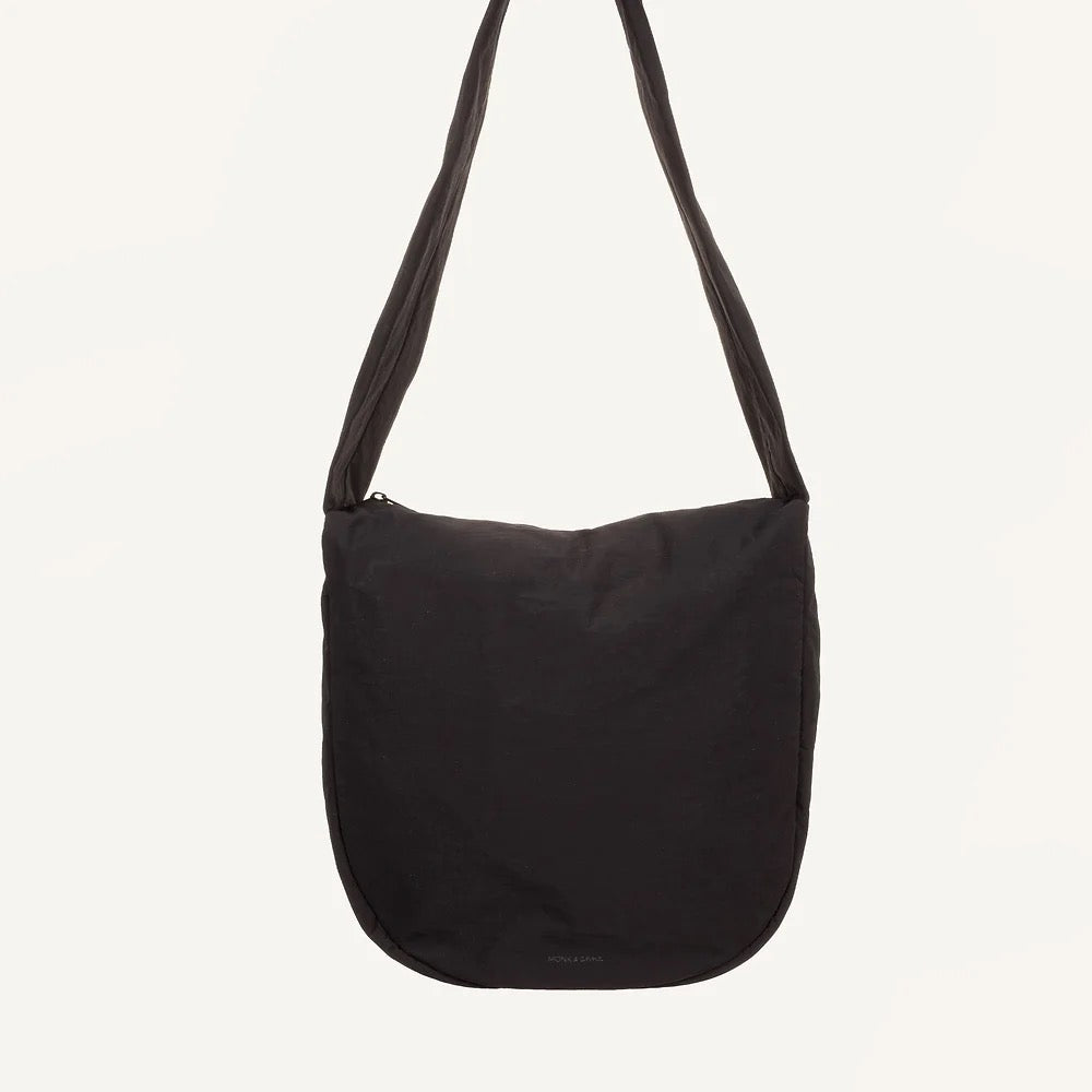 Yuka cross body shopper "Schwarz"