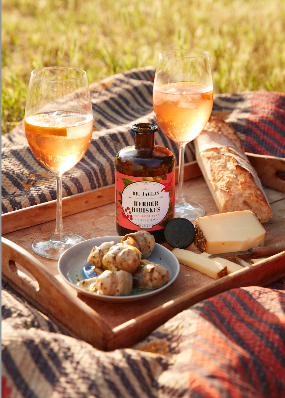 Herber Hibiskus, alkoholfreier Aperitif Spirituose