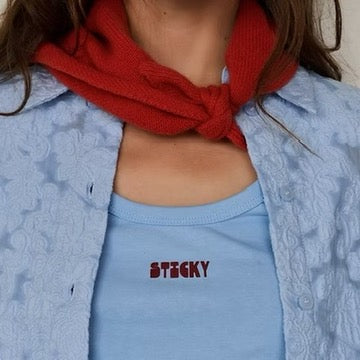 triangle scarf | chili