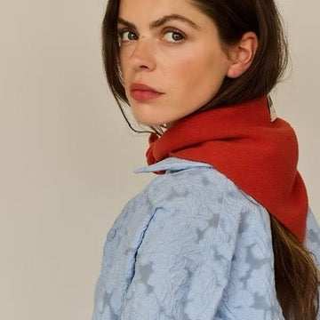 triangle scarf | chili