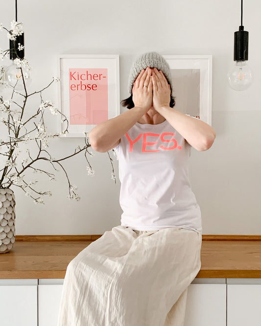 Shirt "YES"